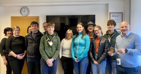 received_1714398075747985