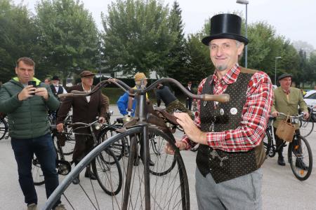 Starodobni kolesarji 1