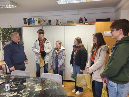 Simbolično darilo za skavte