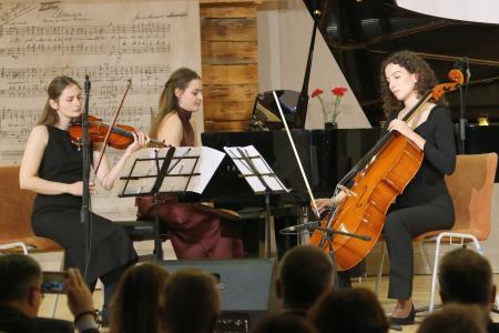 Klavirski trio Ad Astra